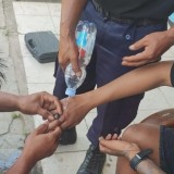 Damkar Banyuwangi Selamatkan Jari Warga karena Bengkak