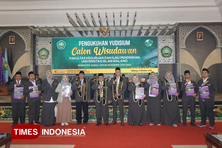 pengukuhan-yudisium-unisma.jpg