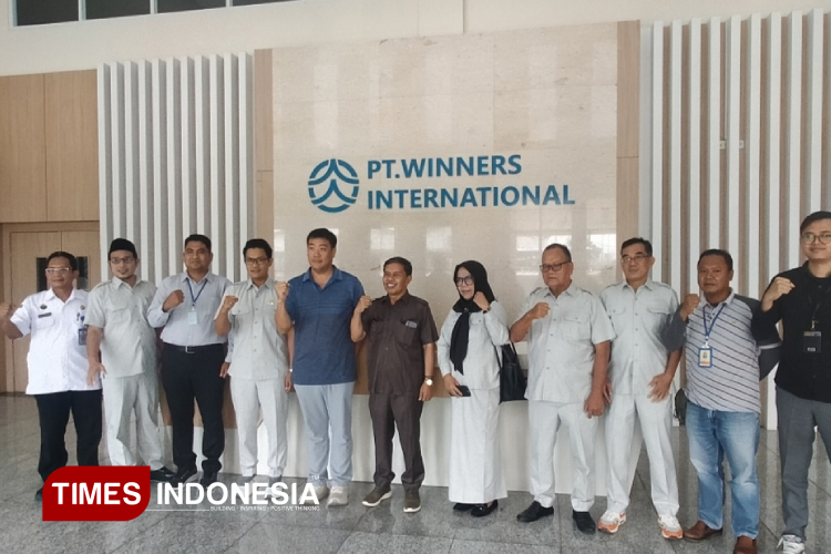 Komisi II DPRD Tegal melakukan kunjungan kerja ke PT Winners International (Foto: Cahyo Nugroho/TIMES Indonesia)