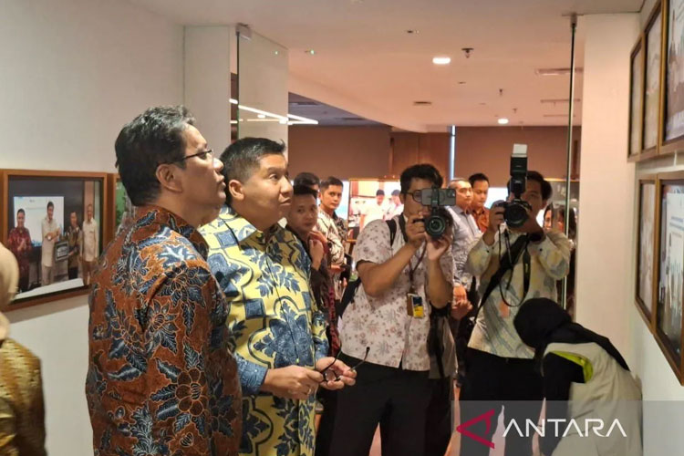 Menteri Purbaya Yudhi Sadewa melakukan pertemuan dengan Menteri PKP Maruarar Sirait untuk membahas sektor perumahan di Jakarta, Selasa (14/10/2025).