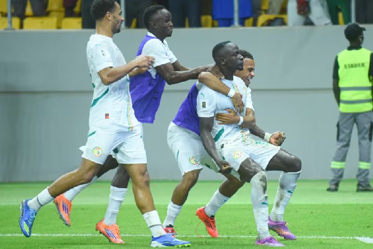 Sadio Mane mencetak dua gol bagi Senegal untuk membawa negaranya menang telaj 4-0 atas Mauritania sekaligus membawa Senegal lolos ke putaran final Piala Dunia 2026. (foto: FIFA)