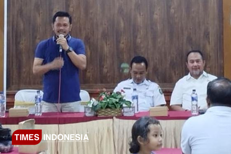 Dukung Pendidikan Atlet, Wakil Ketua DPRD Blora Siswanto Beri Beasiswa 12 Pemain Voli