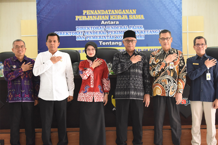 Wali Kota Kediri Tanda Tangani PKS OP4D Untuk Dorong Optimalisasi Pajak Daerah dan Pusat