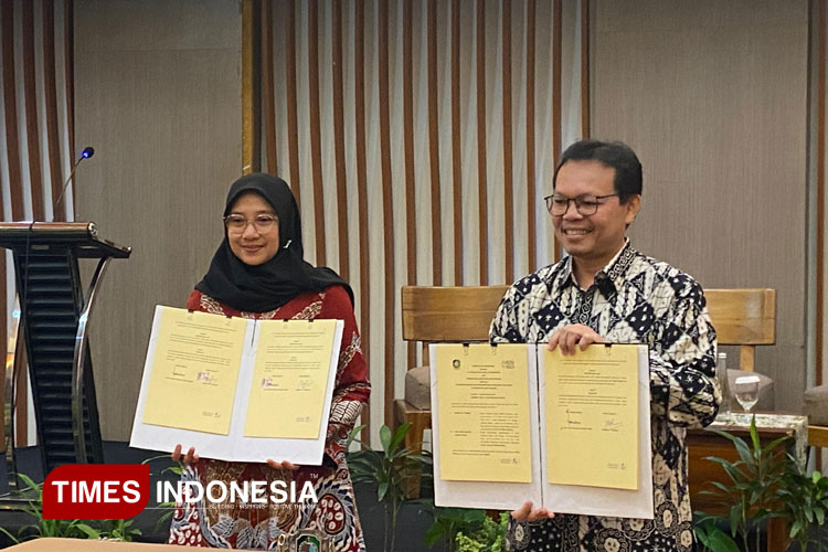 Bupati Banyuwangi, Ipuk Fiestiandani usai menandatangani MoU bersama Yayasan Noora Health Indonesia. (Foto: Fazar Dimas/TIMES Indonesia)