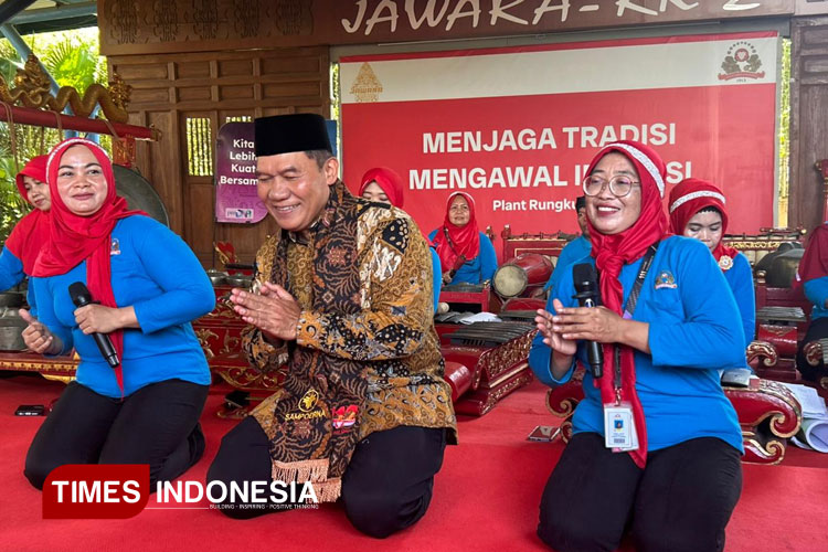 DPR-RI-Bambang-Haryo-2.jpg