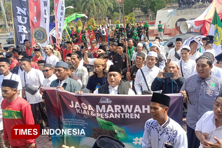 Ribuan Alumni Pondok Pesantren di Bondowoso Gelar Aksi Damai, Tuntut Cabut Izin Trans 7