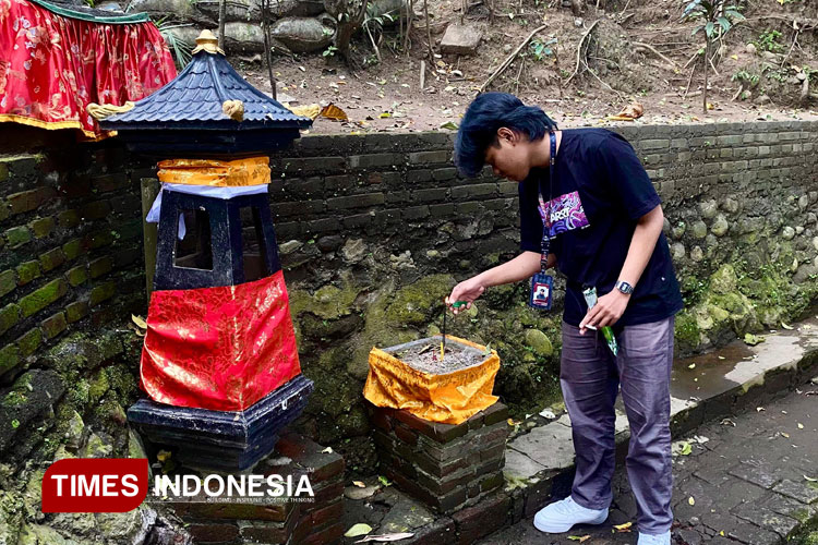 Petirtaan-Watugede-3.jpg