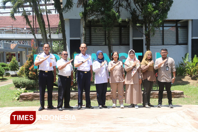 UPT-Bandara-Abdulrachman-Saleh-kunjungan-Polbangtan-Malang-3.jpg