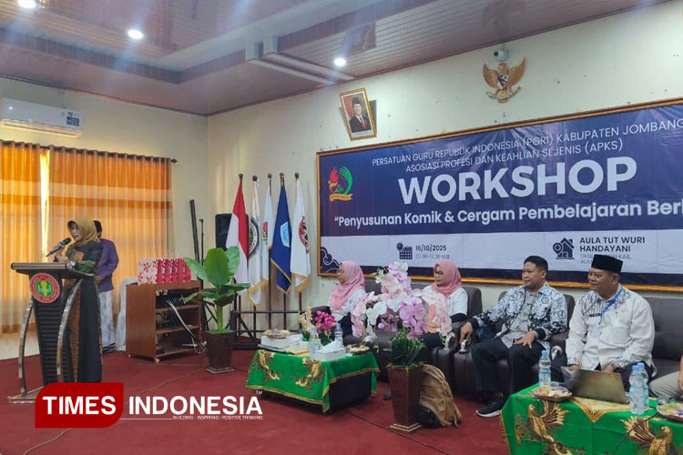 Guru Jombang Belajar Bikin Komik Edukatif dengan Bantuan AI
