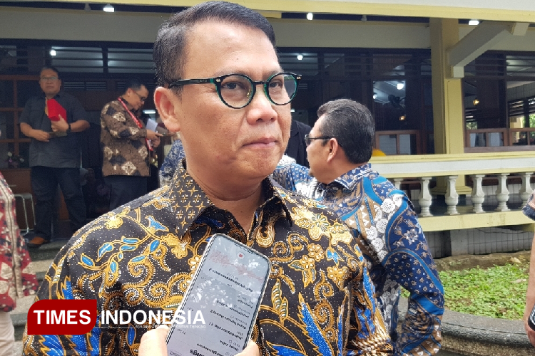 Anggota DPR RI Komisi XIII Ahmad Basarah saat berada di STIE Malangkucecwara, Jumat (17/10/2025). (Foto: Achmad Fikyansyah/TIMES Indonesia)