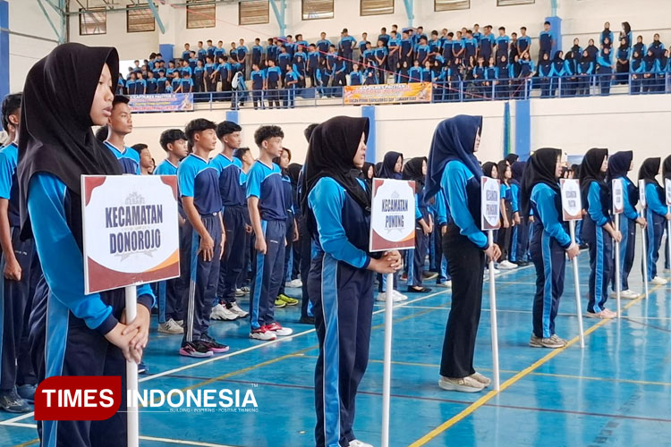 Peserta-Tarkam-saat-mengikuti-pembukaan-di-Gor-Pacitan.jpg