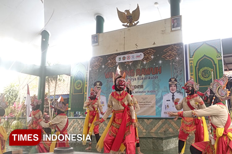 Tari-Topengan.jpg