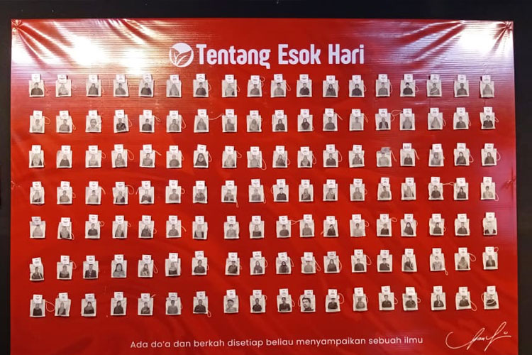 Pameran Karya Guru Sebagai Wadah Refleksi dan Ruang Kreatif di SMK Ketintang Surabaya