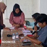 Guru Ngaji di Jember Ungkap Rasa Senang atas Insentif dari Bupati
