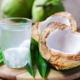 Kelapa Muda: Penyelamat Ginjal atau Bahaya Tersembunyi?
