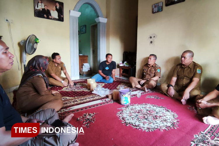 Camat-Leuwimunding-Wawan-Kurniawan-b-1.jpg