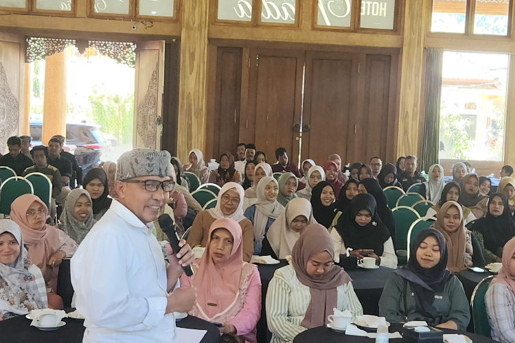 Bina Pola Asuh Orang Tua, Mahdi Anggota DPRD Jatim Dorong Wujudkan Prestasi Anak