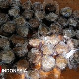 Sajian Kue Program MBG di Gading Probolinggo Kadaluarsa dan Berjamur
