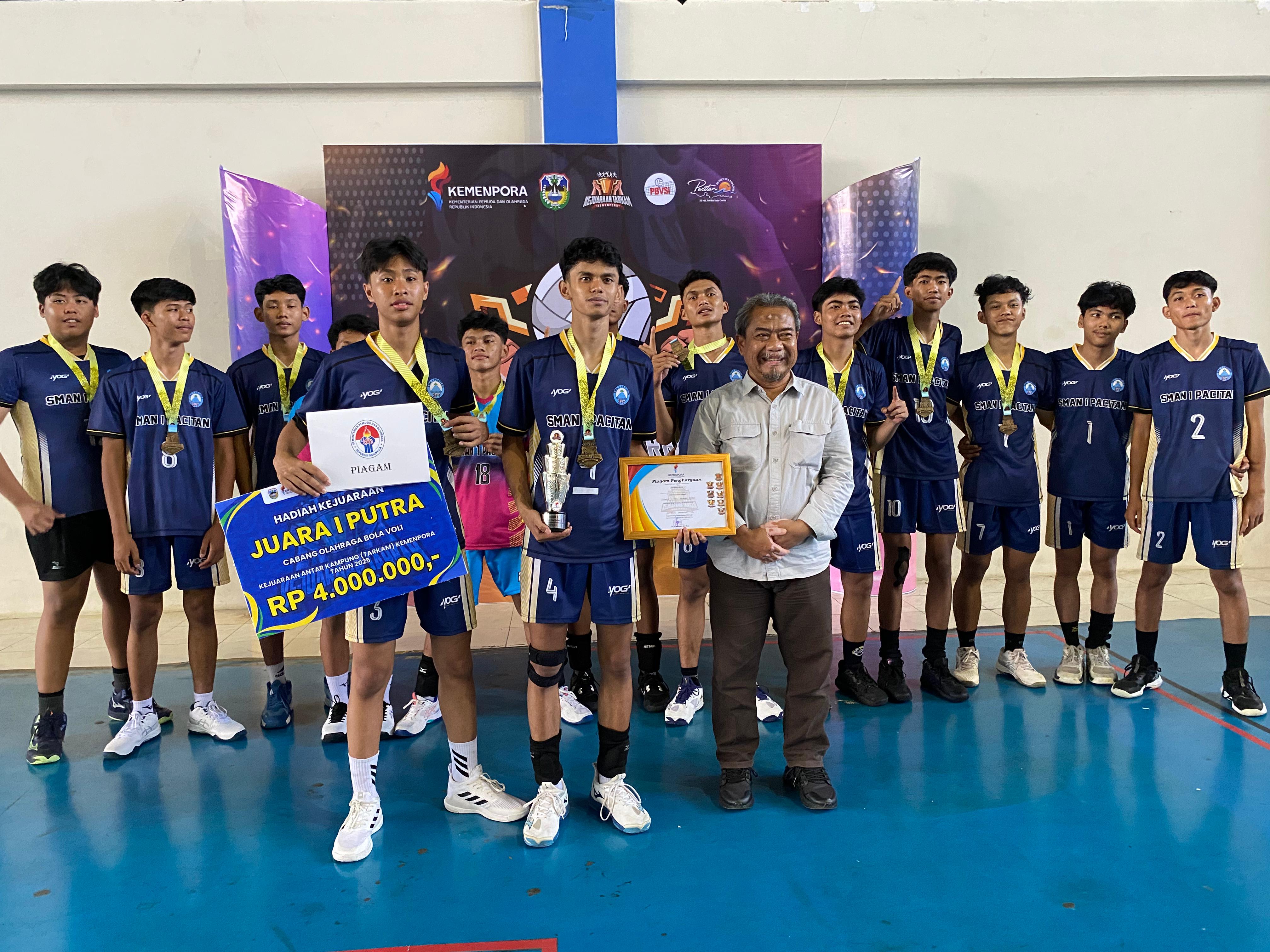 Tim-A-Bola-Voli-Putri-SMAN-1-Pacitan-2.jpg