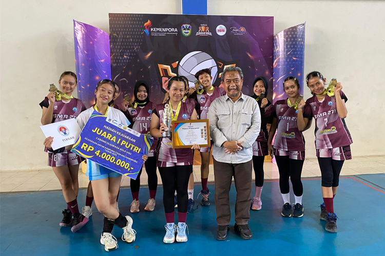 Tim Voli SMAN 1 Pacitan Sapu Bersih Juara Tarkam Kemenpora 2025