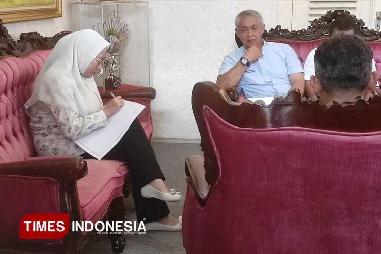 memberikan-keterangan-pers-1.jpg