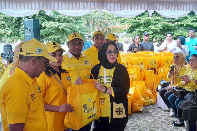 Rayakan HUT ke-61 Partai, DPD Golkar Maluku Berbagi Seribu Paket Sembako