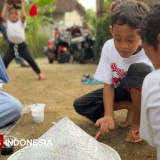 Guyub Rukun di Pojok Nglinting: Ketika Anak-Anak Blitar Belajar Cinta Budaya dari Tampah Bambu