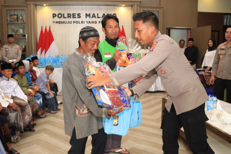 Wakapolres-Malang-Kompol-Bayu-Halim-Nugroho-b.jpg