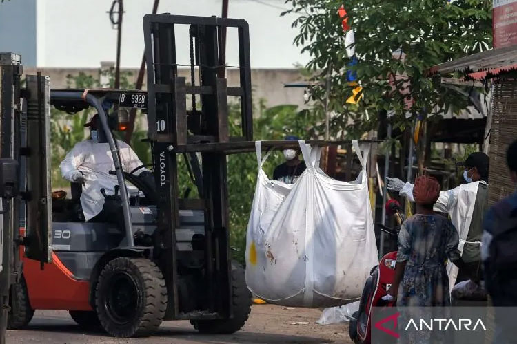 BRIN Uji Sampel Tanah Cikande untuk Pastikan Dekontaminasi Radiasi Cs-137 Aman bagi Warga