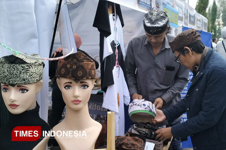 Bromo-bersama-Pimpinan-Redaksi-TIMES-Indonesia-Yatimul-Ainun-2.jpg