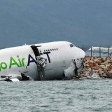 Pesawat Kargo Gagal Mendarat di Hongkong, Dua Orang Tewas