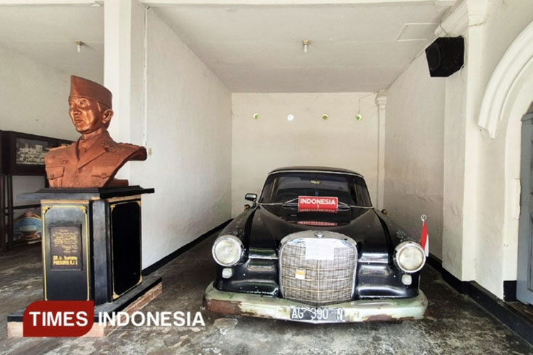 The-Mercedes-Benz-190.jpg