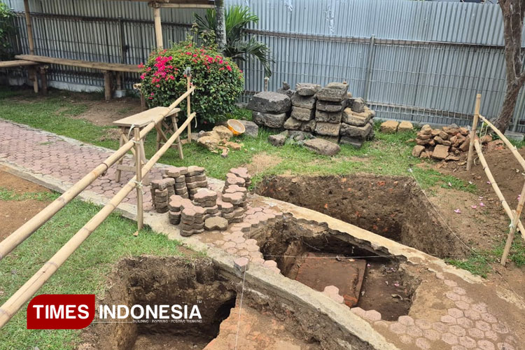 Candi-Jago-Tumpang-3.jpg