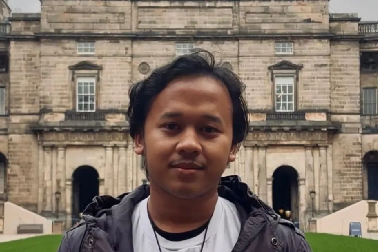 Arek Kampung Kenjeran Surabaya, Tempuh Pendidikan di University of Edinburgh