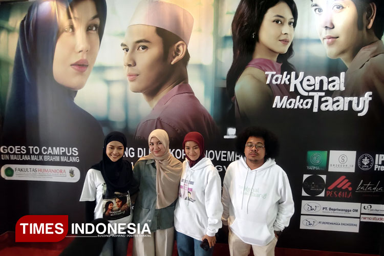 Para-pemeran-film-Tak-Kenal-Maka-Taaruf.jpg