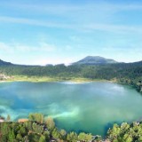 Indonesia’s Linow Lake: A Volcanic Gem with Changing Colors, Symbolizing Nature and Energy Harmony