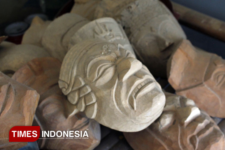 A pile of newly sculpted Topeng Malangan awaits the final smoothing. (Photo: Muhamad Kamal Fasya/TIMES Indonesia)