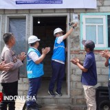 Senyum Penjual Cilok Keliling, Rumah Kecilnya Kini Dapat Sambungan Listrik