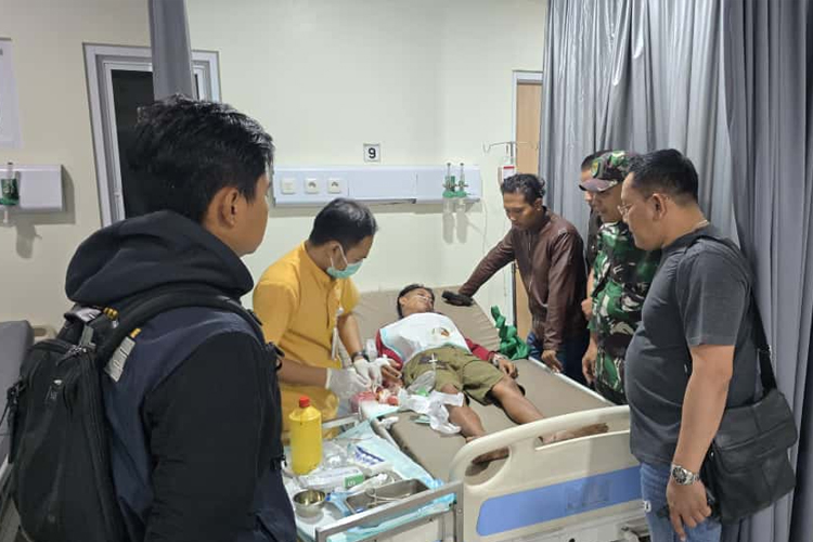 Seorang buruh ditembak kawanan bersenjata api di Jalur Alternatif Cianjur-Jonggol kini dirawat di RSDH Cianjur (FOTO: Istimewa)