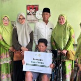 Di Hari Santri, Rumah Sedekah Wujudkan Kepedulian Lewat Kursi Roda