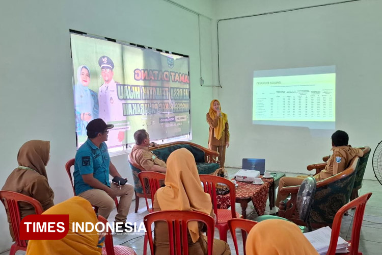 Forum monitoring dan evaluasi di Desa Karanggeger, Kecamatan Pajarakan, Kabupaten Probolinggo, Jatim (Foto: Abdul Jalil/TIMES Indonesia)