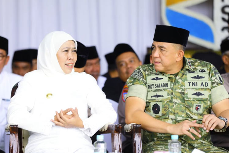 Gubernur-Khofifah-Hari-Santri-b.jpg