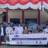 Gus Dewan Banyuwangi Bersama YPKAAR Berbagi Ribuan Tas dan Sembako di Momen HSN 2025