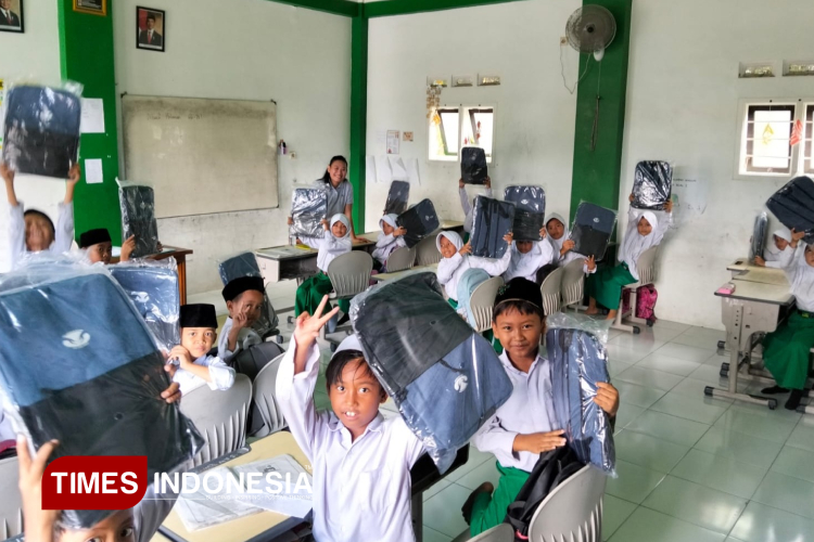 Gus-Dewan-Banyuwangi-b.jpg