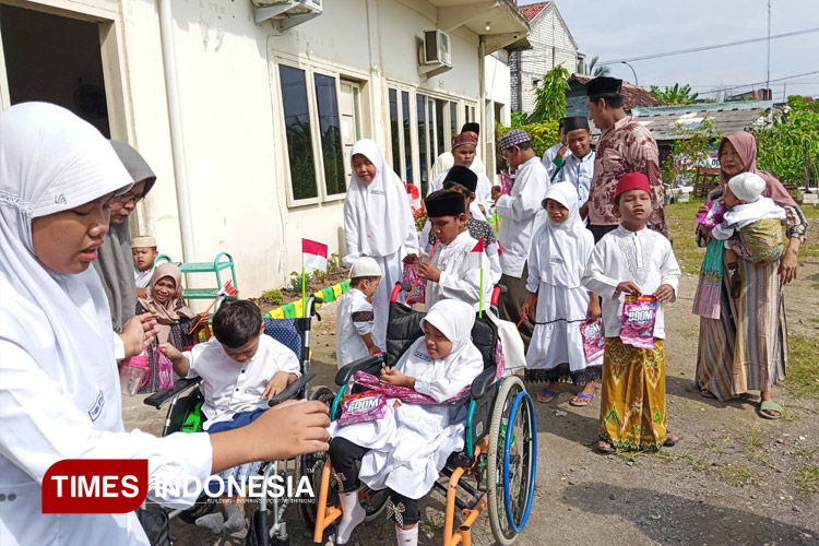 Hari-Santri-Nasional-Gresik-2.jpg