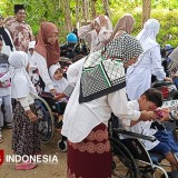 Menyentuh Hati, Potret Siswa Disabilitas Gresik Antusias di Momen Hari Santri Nasional