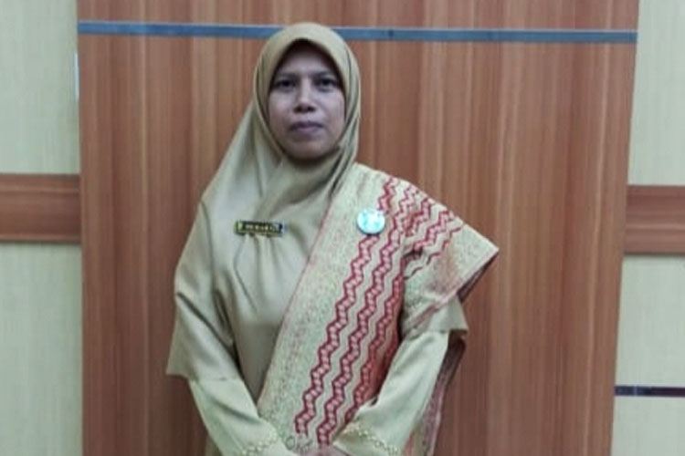 Kepala SMAN 1 Situjuah Limo Nagari, Muharnis,S.Si, M.Pd. (FOTO: dokumen pribadi)