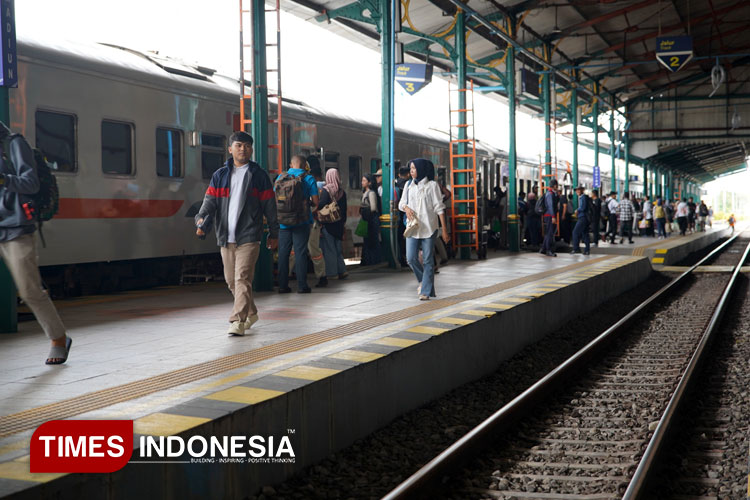 Santri Dapat Diskon Tiket Kereta Api, Wujud Sinergi PT KAI Daop 7 Madiun dengan Ponpes di Hari Santri Nasional 2025