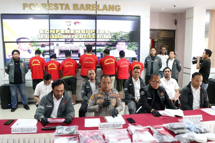 Polresta Barelang merilis ungkap kasus peredaran gelap narkoba jaringan Malaysia di Mapolresta Barelang, Kota Batam, Kepri, Rabu (22/10/2025). (FOTO: ANTARA/HO-Polresta Barelang.)