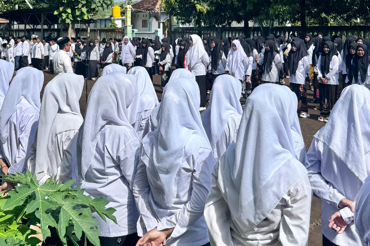 Upacara HSN 2025 di pesantren Fatahillah, Sumberkerang, Gending Probolinggo.(Foto: Pesantren Fatahillah for TIMES Indonesia)